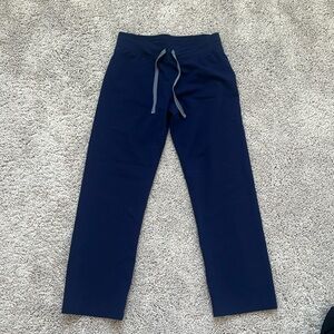 Figs Women’s Livingston Basic Scrub Pant Size S/P Navy